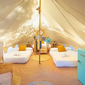 https://glamping-los-escullos.es-andalucia.com